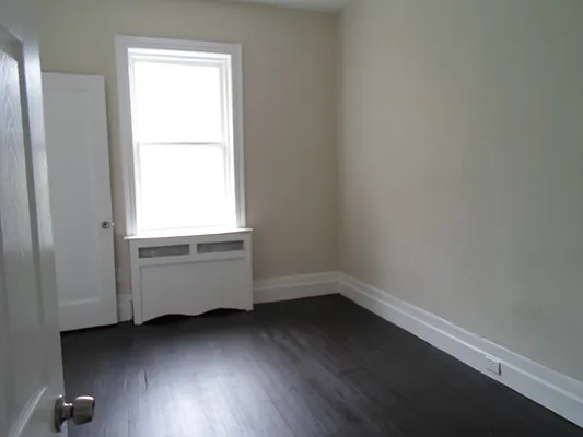 Sold by Manhattan Network Inc. | media 3