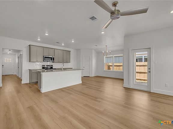 4th image of 2406 Healy Dr