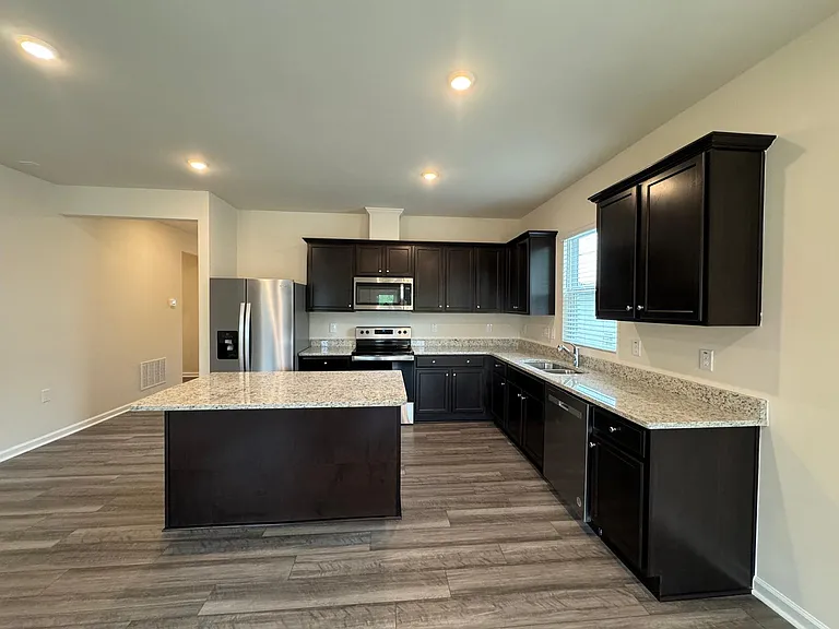 512 Campbell Rdg — Photo 4