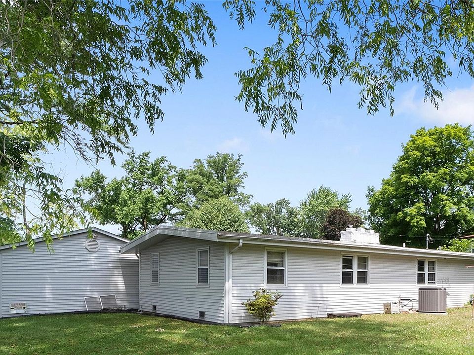 2nd image of 237 Lowell Ct