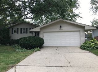 21W523 Monticello Rd, Glen Ellyn, IL 60137