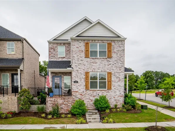 2295 E Frontier Elm Dr, Fayetteville, AR 72703