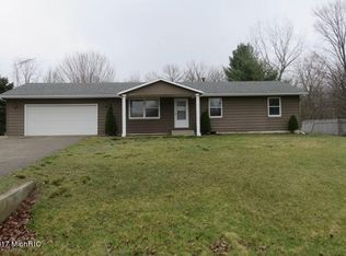 827 Rolling Meadows Dr, Quincy, MI 49082