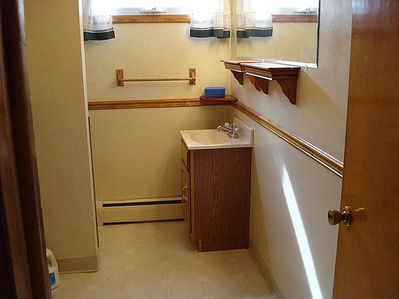 Half Bath/Laundry