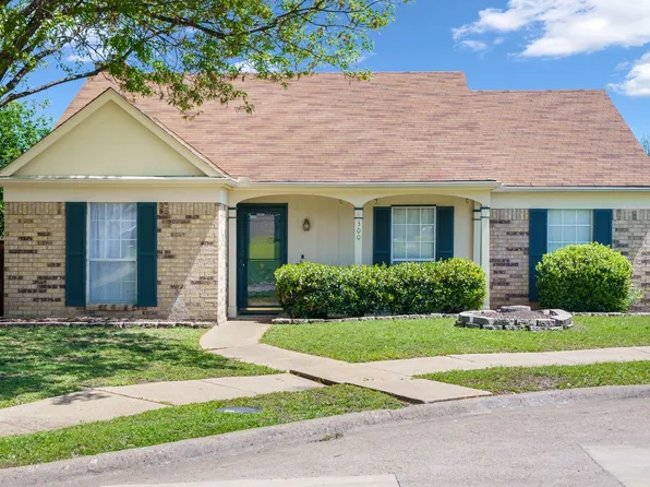 300 Hilltop Ct, Mesquite, TX 75149