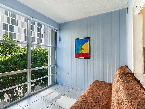 4th image of 17620 Atlantic Blvd APT 410