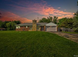 1233 E Cook Rd, Grand Blanc, MI 48439