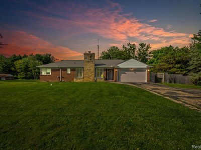 1233 E Cook Rd, Grand Blanc, MI, 48439