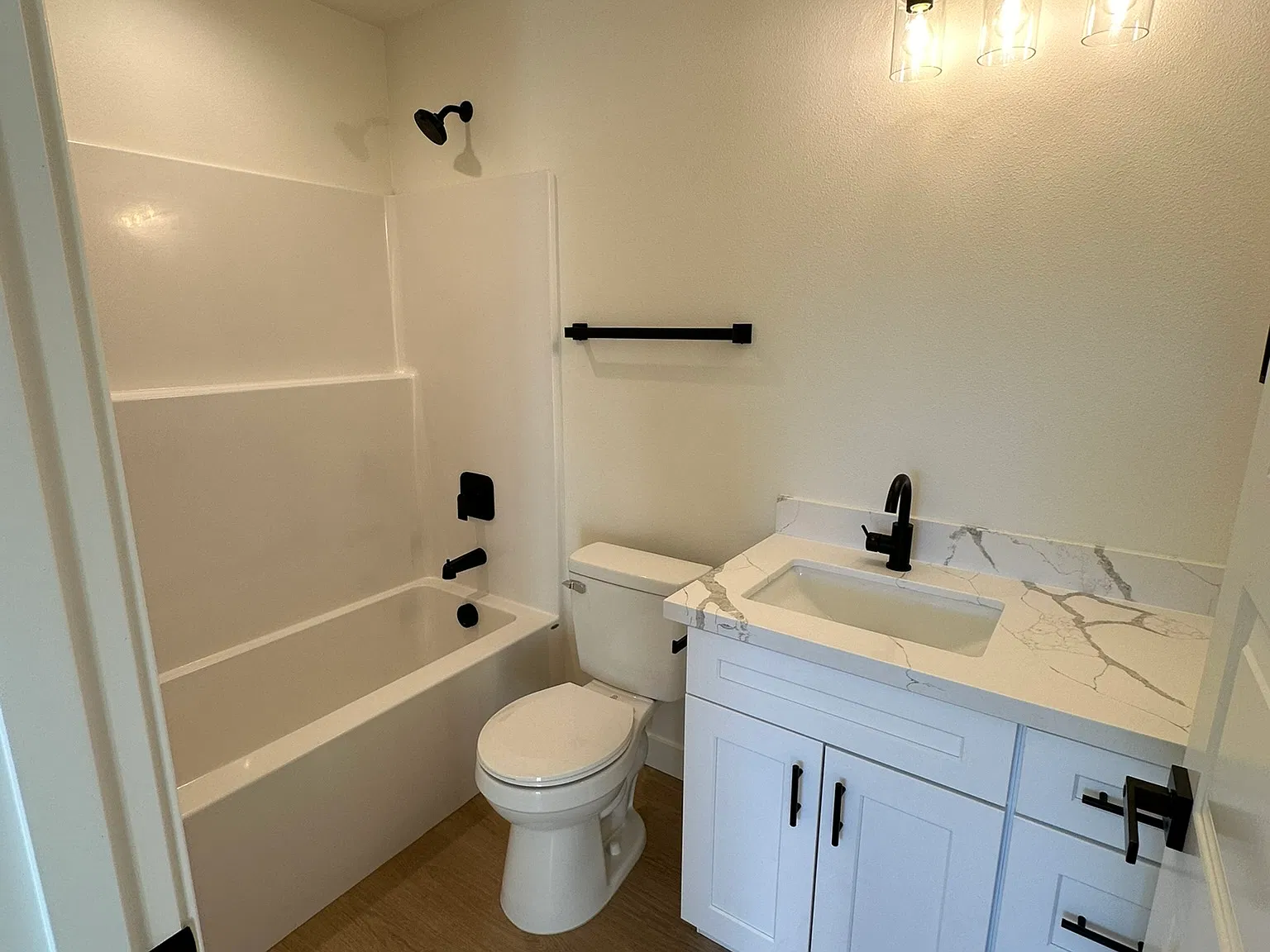 3 bed, 2.5 bath, 1494 sqft, $1,950 — Photo 2