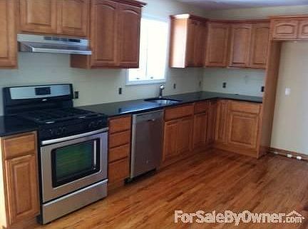 3rd image of 132 Stanley Dr