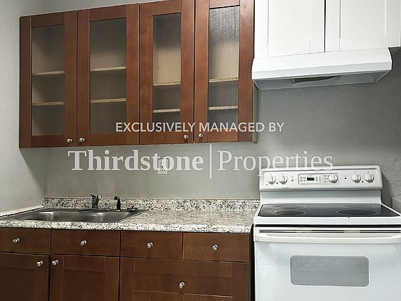 3rd image of 1474 Windle St