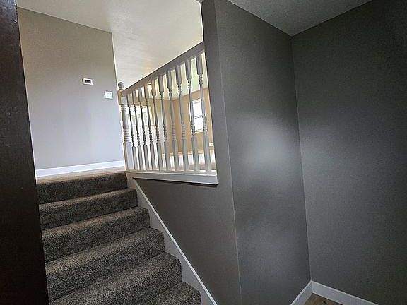 3rd image of 502 W Walnut St
