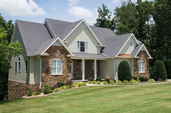 2nd image of 275 Golf Trace Dr