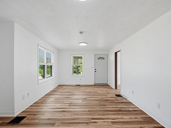 5th image of 217 Ringwood Way