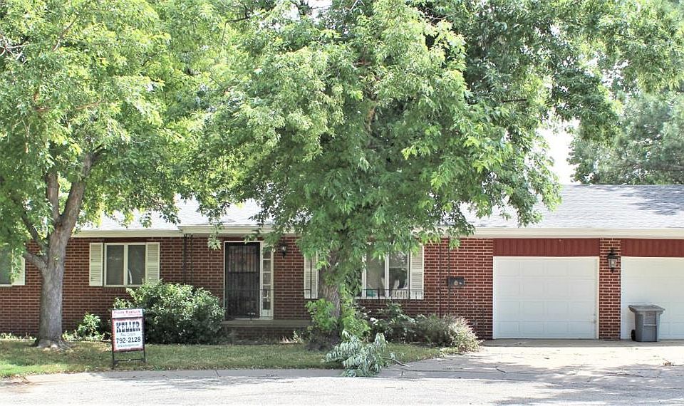 1st image of 107 Pembroke Pl