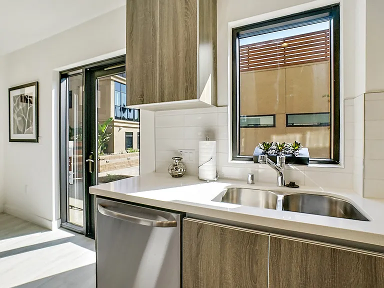 Residences at Village Walk — Photo 56
