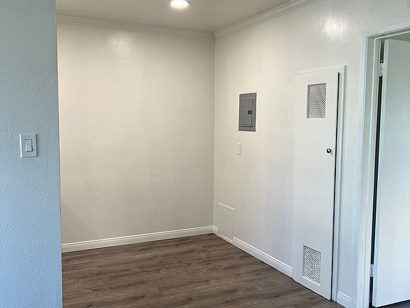 3rd image of 151 N Wilson Ave APT 4