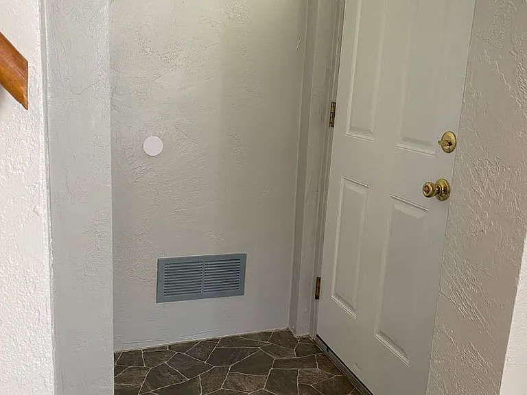 700 W State St — Photo 6