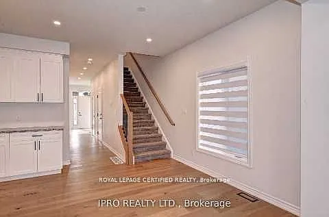 54 Pondcliffe Dr — Photo 8