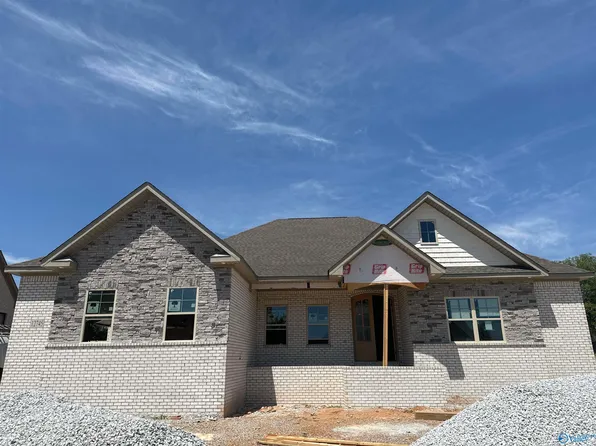 12745 Carriage Park Ln, Athens, AL 35611