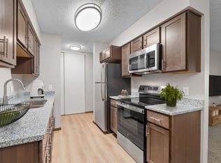 17600 14th Ave N #226, Minneapolis, MN 55447