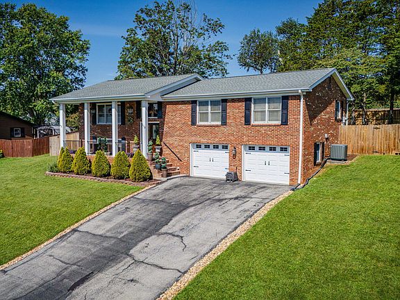 4th image of 119 Dover Ln
