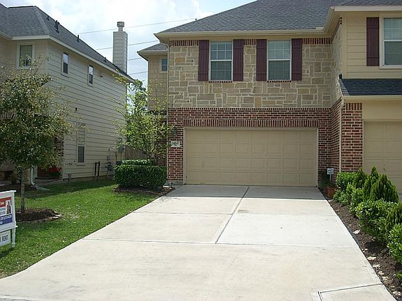 2nd image of 14542 Bergenia Dr