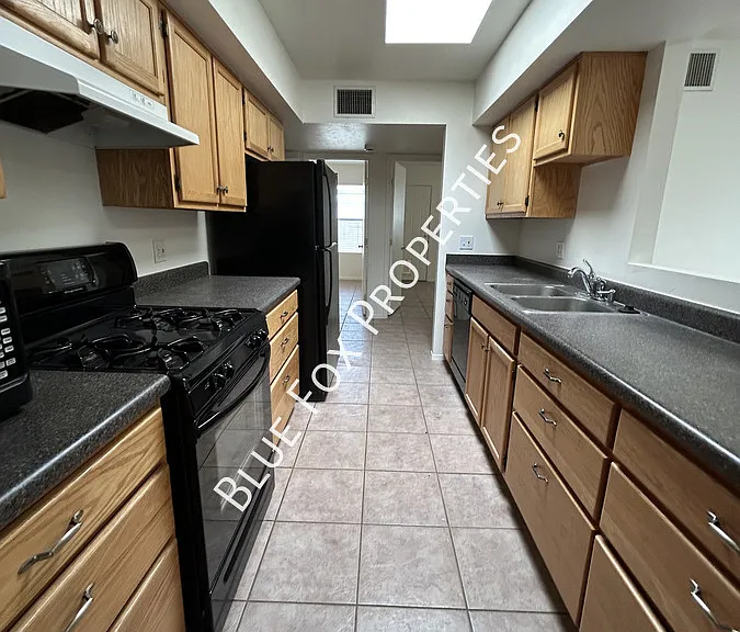 2201 N Sparkman Blvd #2 — Photo 2