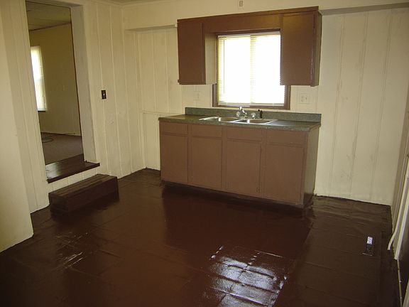 5th image of 1434 Gage St