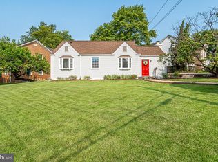 6919 Barrett Rd, Falls Church, VA 22042