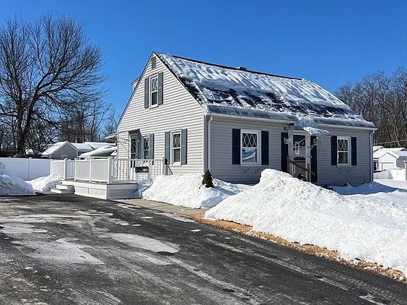 3rd image of 112 W Canton Cir