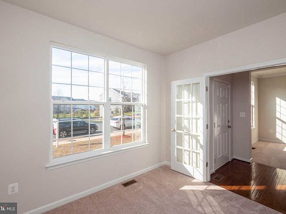 4th image of 3048 American Eagle Blvd