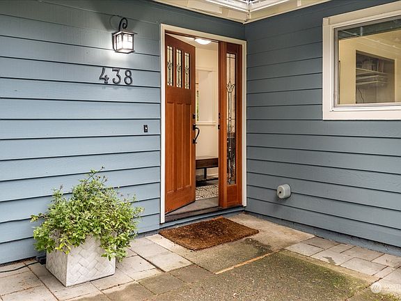 3rd image of 438 164th Avenue NE