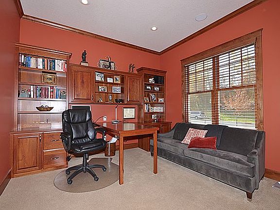 4th image of 6855 Lake Harrison Cir