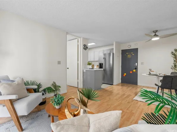 775 Kinalau Pl APT 706, Honolulu, HI 96813