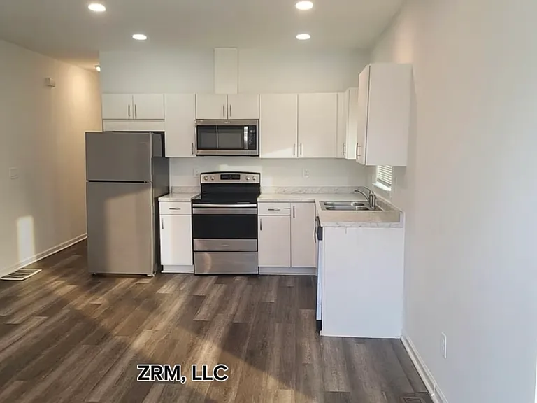 973 Ira St SW — Photo 1