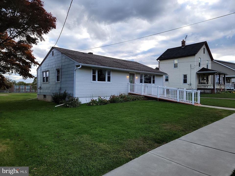 1st image of 624 Hodgson St