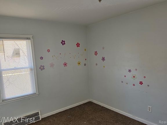 5th image of 12717 Riad St