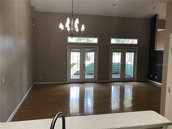 5th image of 837 N Fern Creek Ave #200