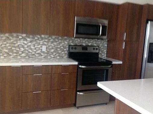 3rd image of 1000 Island Blvd #313