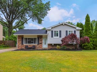 23790 Delmere Dr, North Olmsted, OH 44070