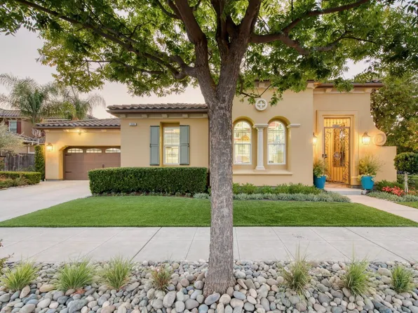 1984 N Pamela Ave, Clovis, CA 93619