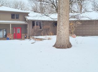 3502 Woody Ln, Minnetonka, MN 55305