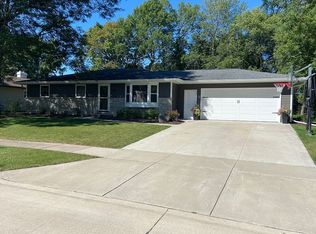 617 Violet Ln, Little Chute, WI 54140