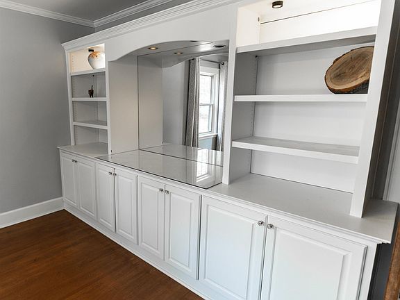 4th image of 2740 Manse Ave