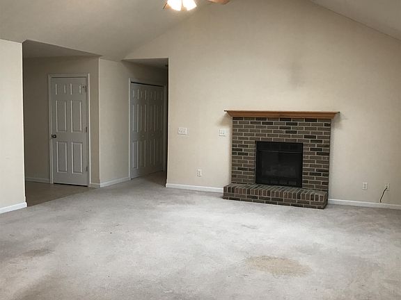 4th image of 203 Red Bud Dr