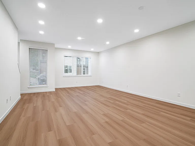 950 Maple Ave #D — Photo 6