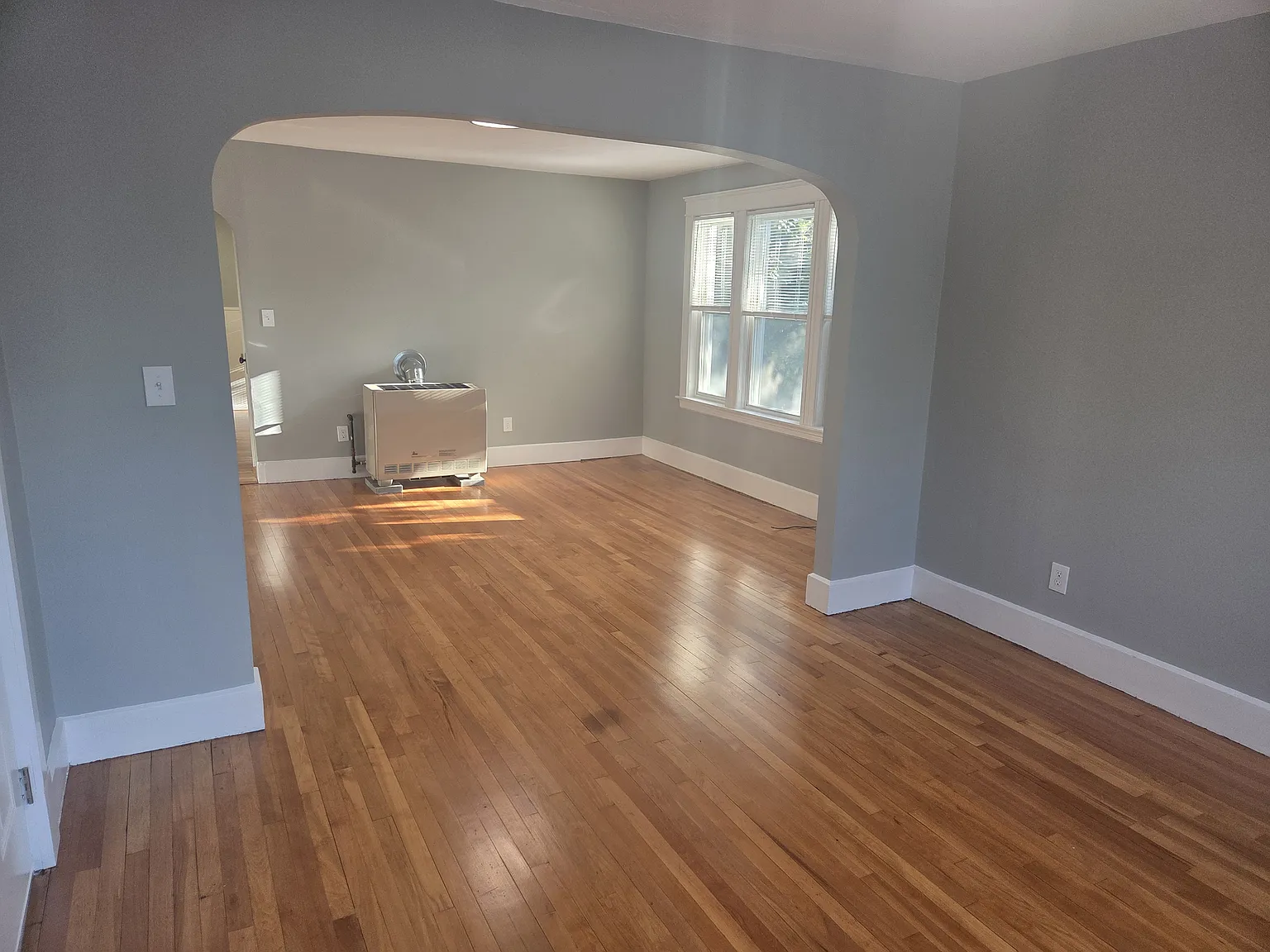 3 bed, 1400 sqft, $2,200 — Photo 3