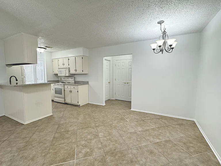 7324 Menlo Dr — Photo 19