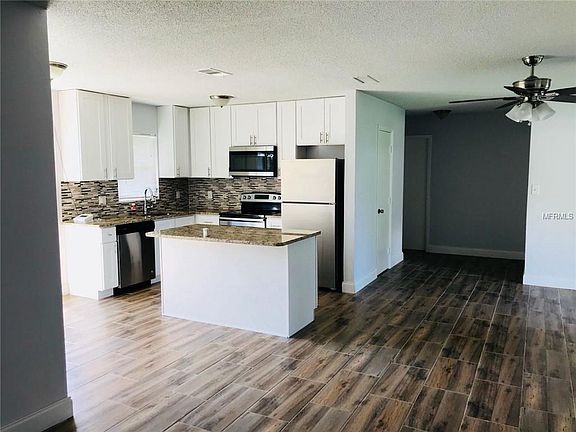 3rd image of 1312 Lee Ct